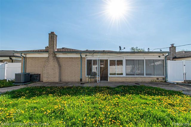 33849 Clifton Drive, Sterling Heights, MI 48310