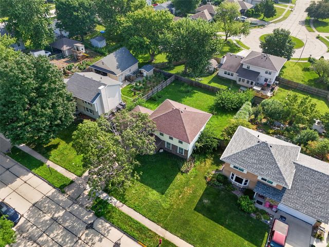 415 25th Avenue SW, Altoona, IA 50009