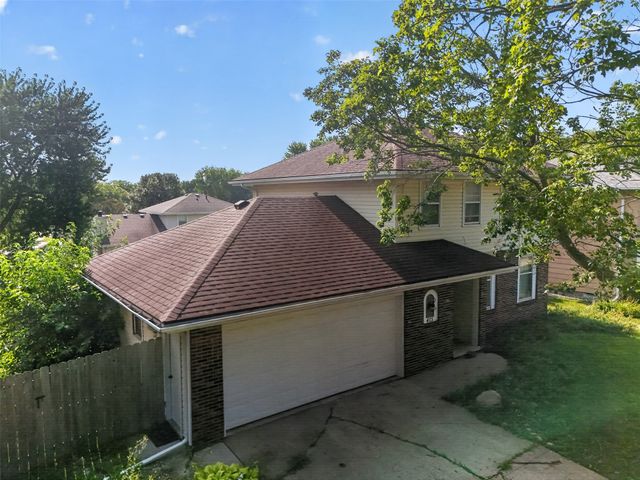 415 25th Avenue SW, Altoona, IA 50009