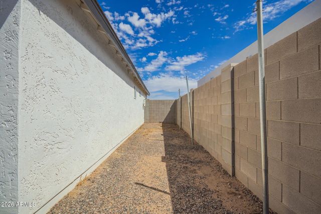 15180 S Diablo Road, Arizona City, AZ 85123