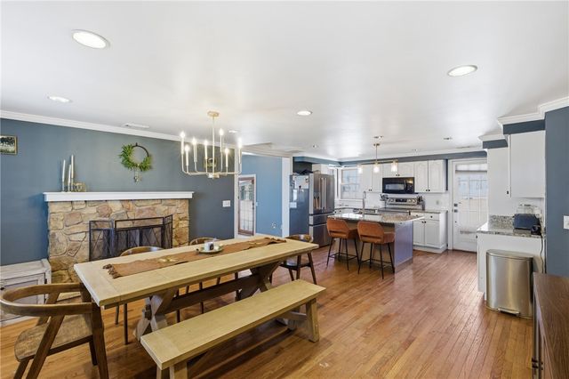 52 Viking Drive, Portsmouth, RI 02871