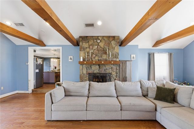 52 Viking Drive, Portsmouth, RI 02871