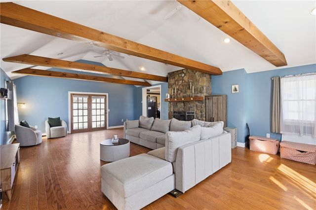 52 Viking Drive, Portsmouth, RI 02871