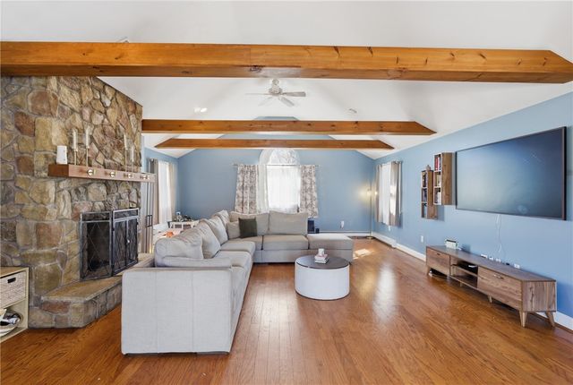 52 Viking Drive, Portsmouth, RI 02871