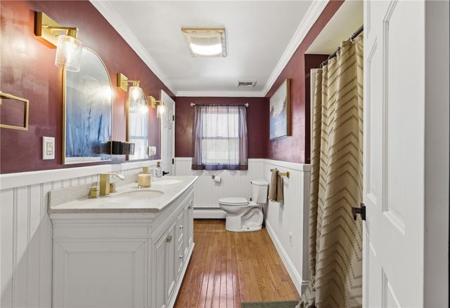 52 Viking Drive, Portsmouth, RI 02871