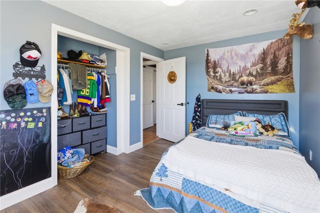 52 Viking Drive, Portsmouth, RI 02871