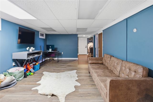 52 Viking Drive, Portsmouth, RI 02871