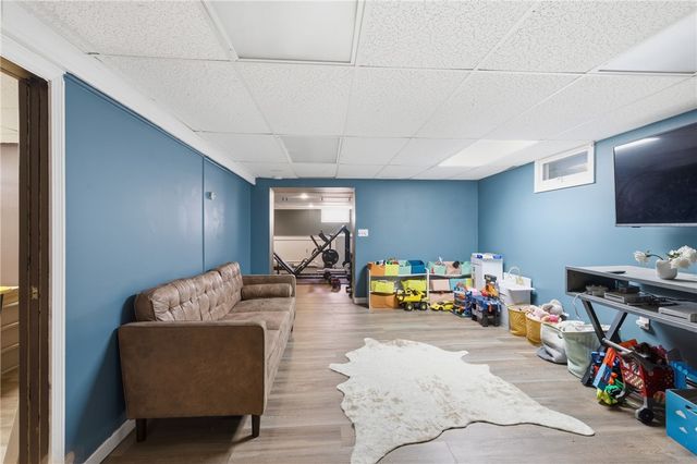 52 Viking Drive, Portsmouth, RI 02871