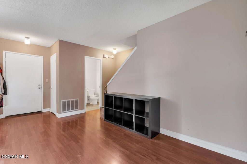 Image 13 of property listing at 2103 Euclid Avenue, Camarillo, CA 93010