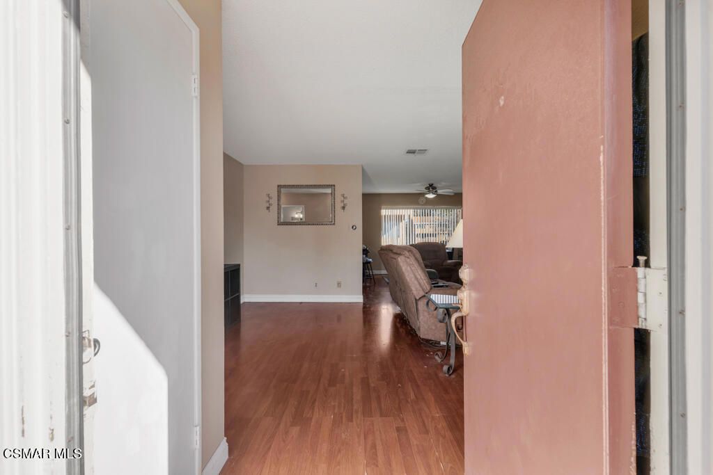 Image 3 of property listing at 2103 Euclid Avenue, Camarillo, CA 93010