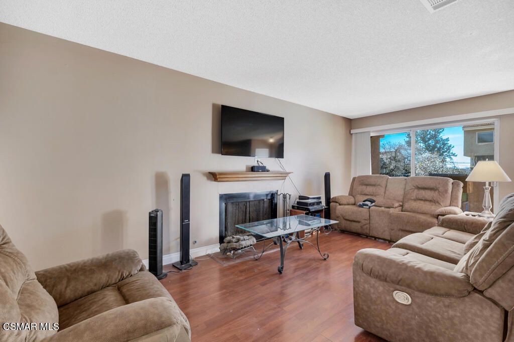 Image 7 of property listing at 2103 Euclid Avenue, Camarillo, CA 93010