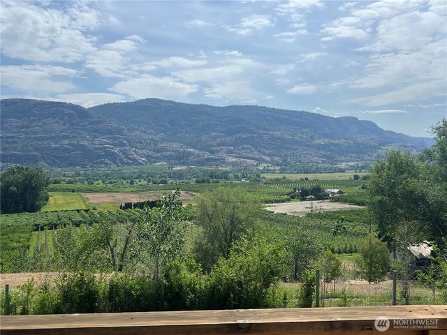 81 B Golden Road, Oroville, WA 98844