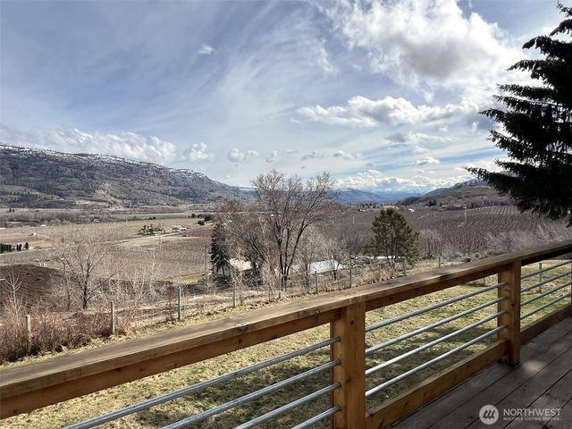 81 B Golden Road, Oroville, WA 98844