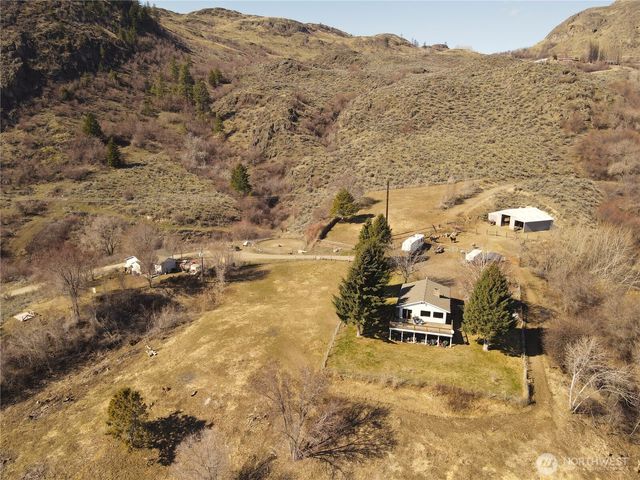 81 B Golden Road, Oroville, WA 98844