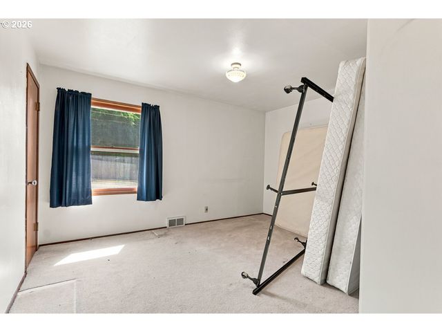 15205 Se LEE Ave, Milwaukie, OR 97267