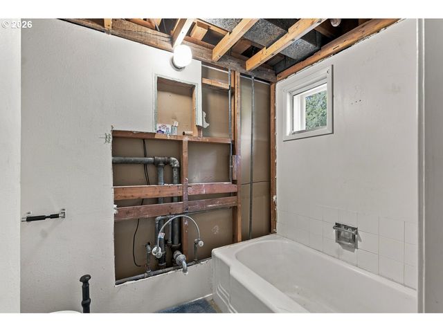 15205 Se LEE Ave, Milwaukie, OR 97267