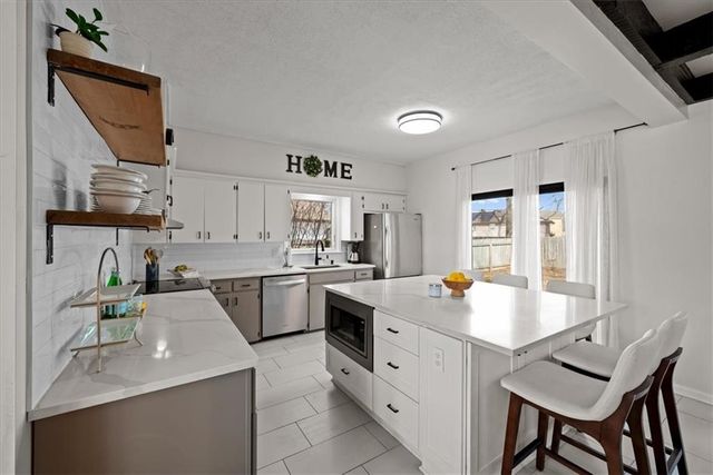 1404 SW Charleston Avenue, Lee's Summit, MO 64081