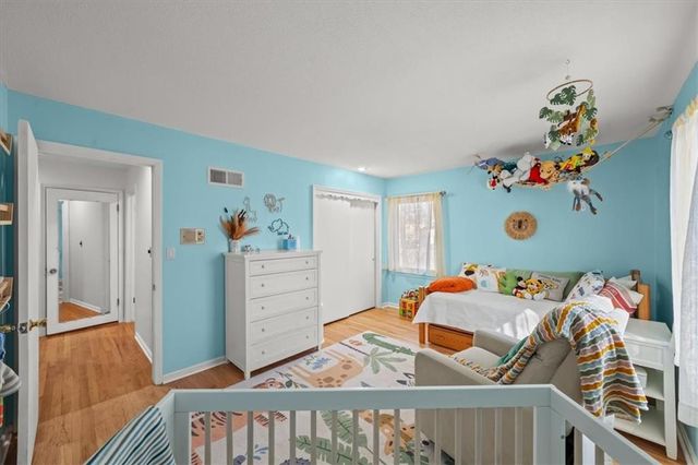 1404 SW Charleston Avenue, Lee's Summit, MO 64081