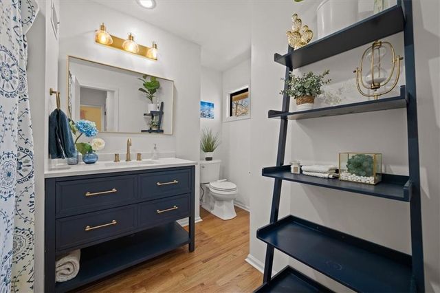 1404 SW Charleston Avenue, Lee's Summit, MO 64081