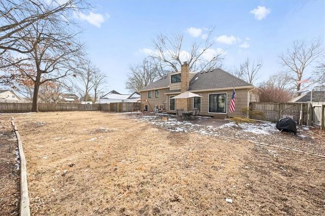 1404 SW Charleston Avenue, Lee's Summit, MO 64081