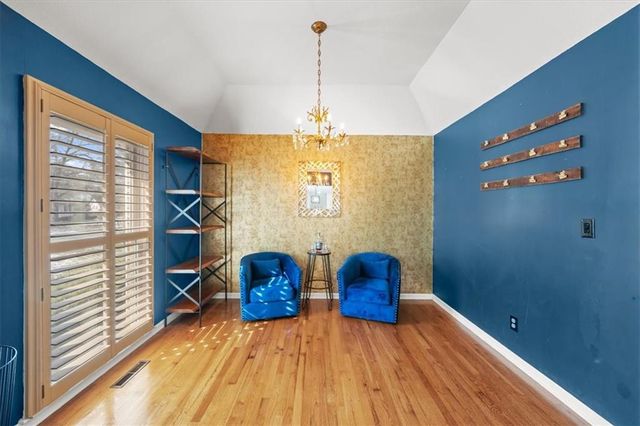 1404 SW Charleston Avenue, Lee's Summit, MO 64081