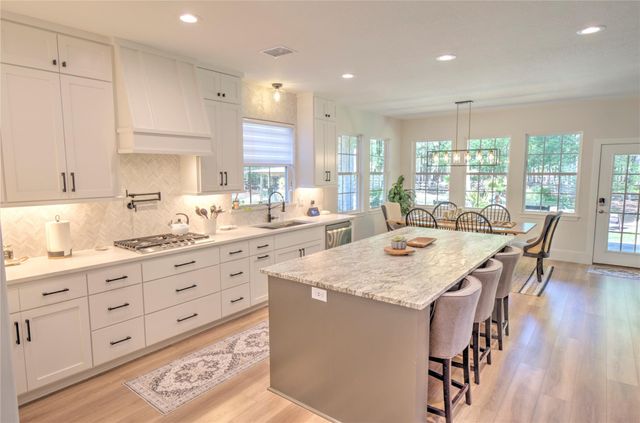 15508 Crown Oaks Drive, Montgomery, TX 77316