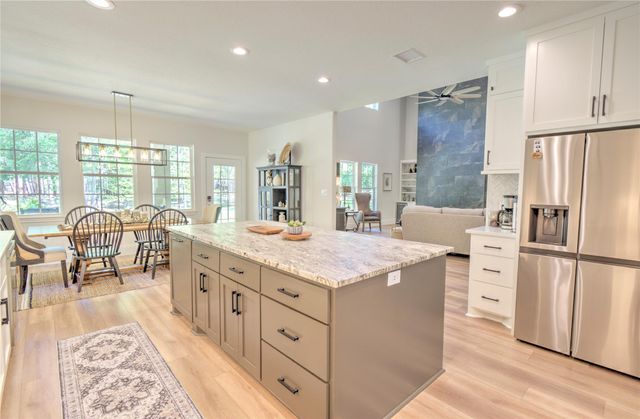 15508 Crown Oaks Drive, Montgomery, TX 77316