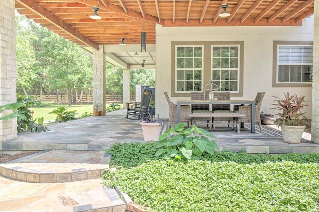 15508 Crown Oaks Drive, Montgomery, TX 77316