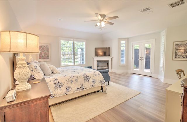 15508 Crown Oaks Drive, Montgomery, TX 77316