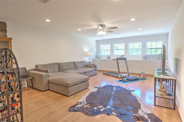 15508 Crown Oaks Drive, Montgomery, TX 77316