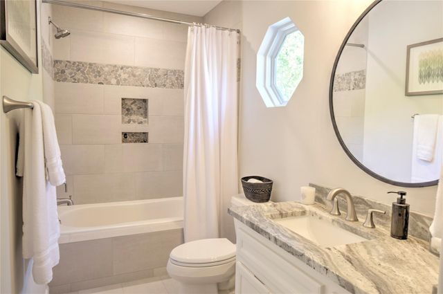 15508 Crown Oaks Drive, Montgomery, TX 77316