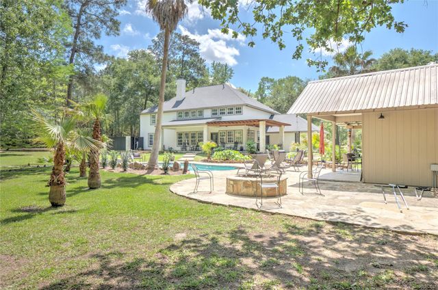 15508 Crown Oaks Drive, Montgomery, TX 77316