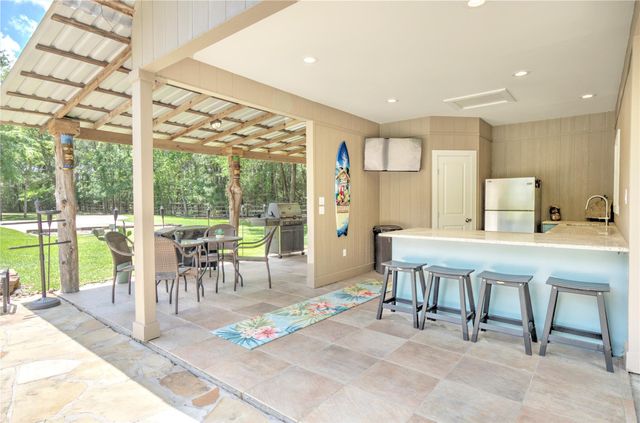 15508 Crown Oaks Drive, Montgomery, TX 77316