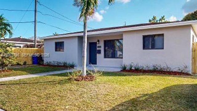 830 NE 171st St, North Miami Beach, FL 33162