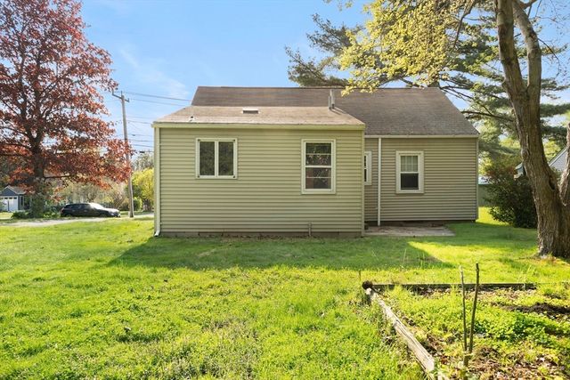 14 Hillside Avenue, South Hadley, MA 01075