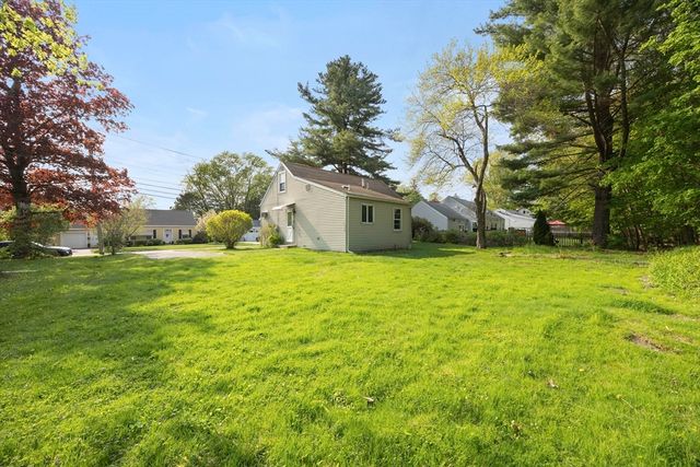 14 Hillside Avenue, South Hadley, MA 01075