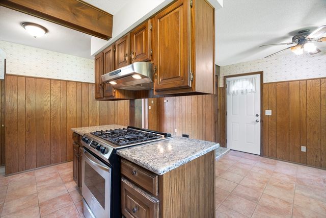 14 Hillside Avenue, South Hadley, MA 01075