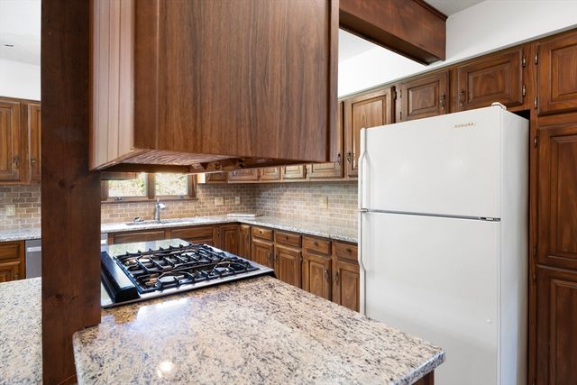14 Hillside Avenue, South Hadley, MA 01075