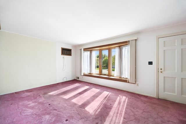 14 Hillside Avenue, South Hadley, MA 01075