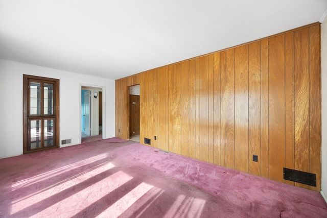 14 Hillside Avenue, South Hadley, MA 01075