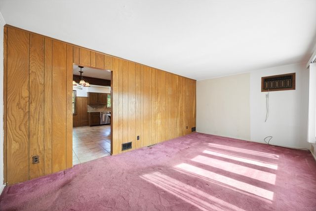 14 Hillside Avenue, South Hadley, MA 01075