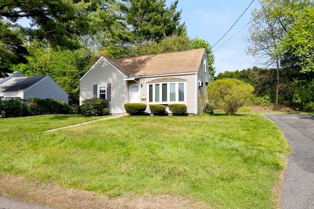 14 Hillside Avenue, South Hadley, MA 01075