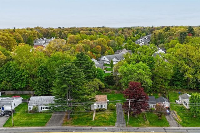 14 Hillside Avenue, South Hadley, MA 01075