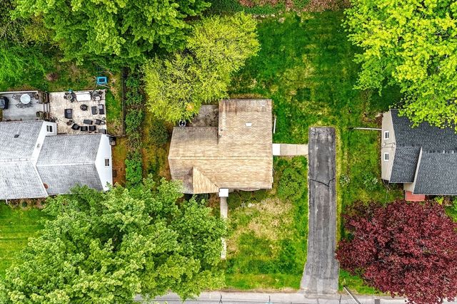 14 Hillside Avenue, South Hadley, MA 01075