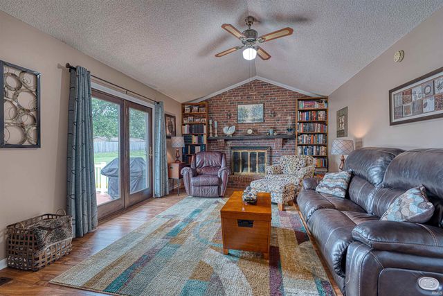 7888 Meadow Lane, Newburgh, IN 47630