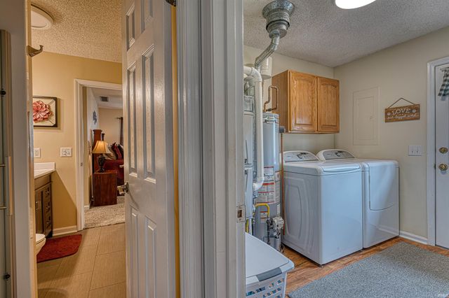 7888 Meadow Lane, Newburgh, IN 47630