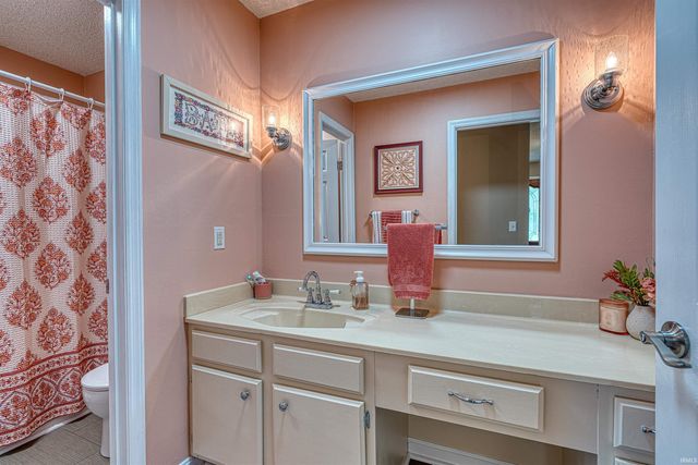 7888 Meadow Lane, Newburgh, IN 47630