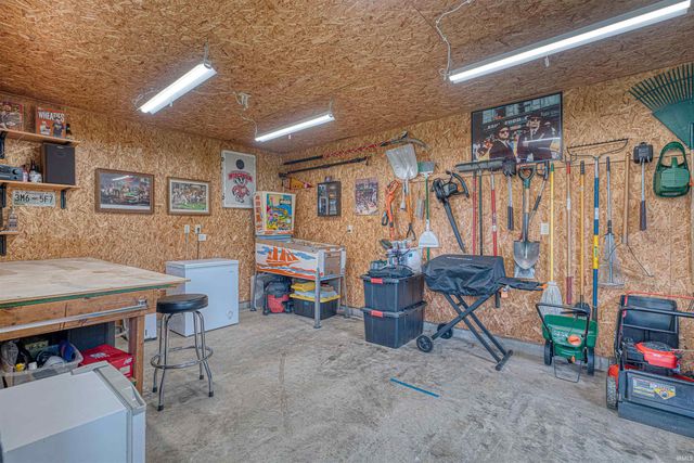 7888 Meadow Lane, Newburgh, IN 47630