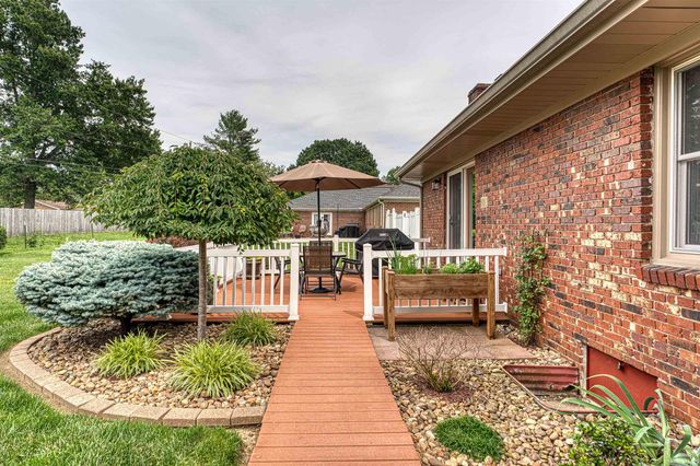 7888 Meadow Lane, Newburgh, IN 47630