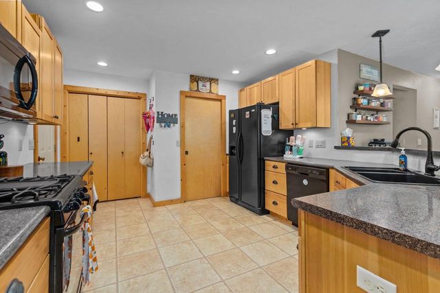 218 EMILY WAY, Hortonville, WI 54944